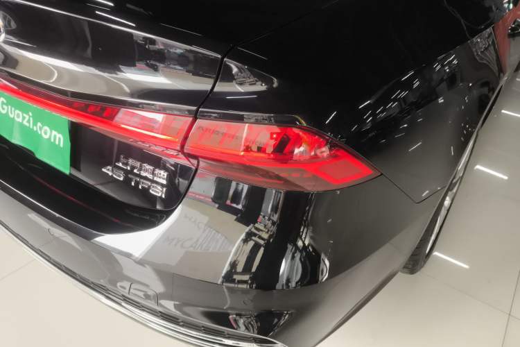 Used Audi A7L 2024 45TFSI S-line Dream-Building Edition Flow Crystal Package Exterior 3