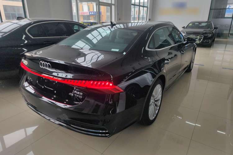Used Audi A7L 2024 45TFSI S-line Dream-Building Edition Flow Crystal Package Exterior 3