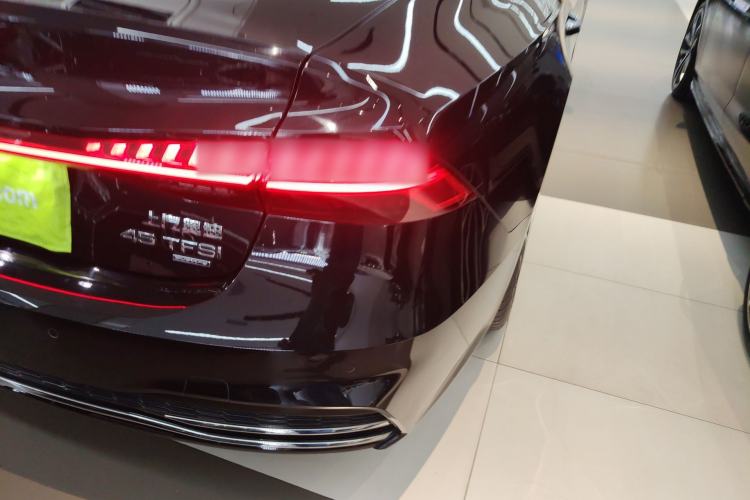 Used Audi A7L 2024 45TFSI S-line Dream-Building Edition Flow Crystal Package Exterior 3