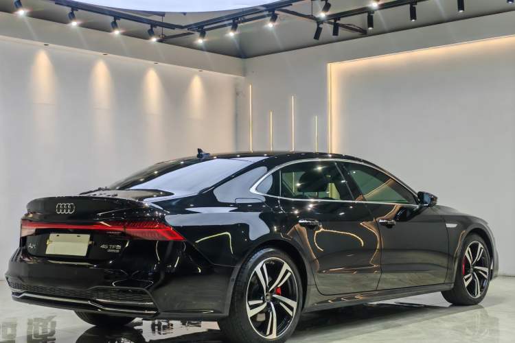 Used Audi A7L 2024 45TFSI quattro S-line Visionary Edition Flow Crystal Package Exterior 3
