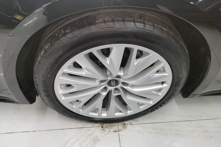 Used Audi A7L 2024 45TFSI S-line Dream-Building Edition Flow Crystal Package Exterior 4