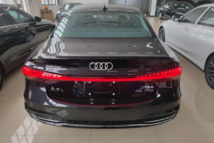 Used Audi A7L 2024 45TFSI S-line Dream-Building Edition Flow Crystal Package Exterior 4