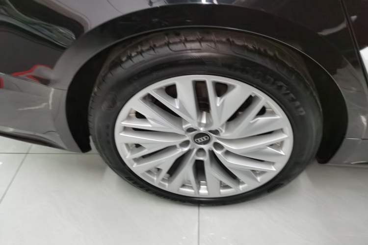 Used Audi A7L 2024 45TFSI S-line Dream-Building Edition Flow Crystal Package Exterior 5