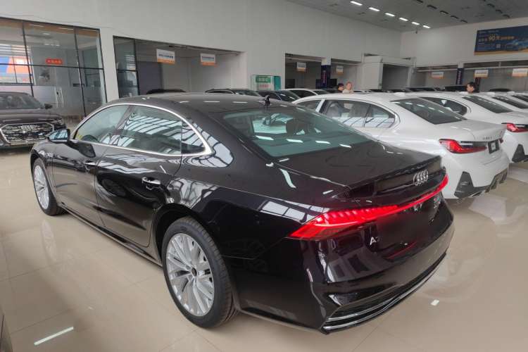 Used Audi A7L 2024 45TFSI S-line Dream-Building Edition Flow Crystal Package Exterior 5