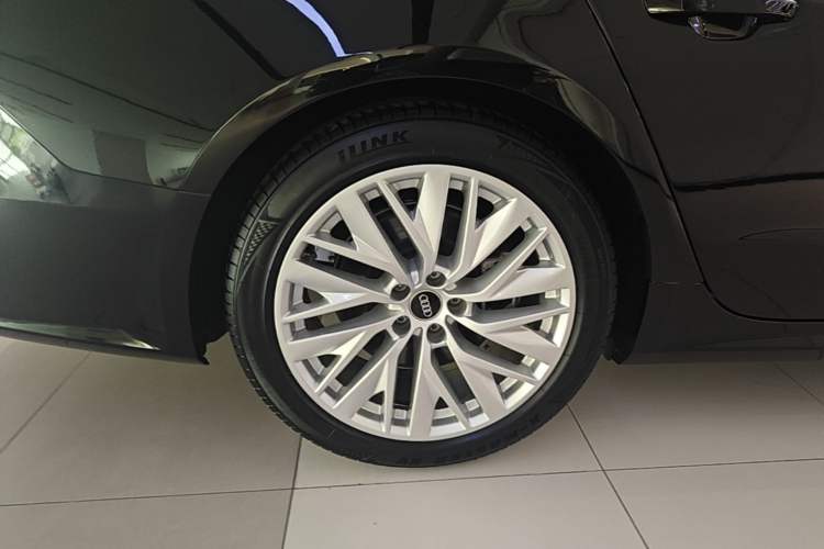 Used Audi A7L 2024 45TFSI S-line Dream-Building Edition Flow Crystal Package Exterior 5