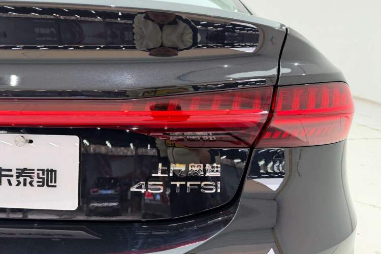 Used Audi A7L 2024 45TFSI S-line Dream-Building Edition Flow Crystal Package Exterior 6
