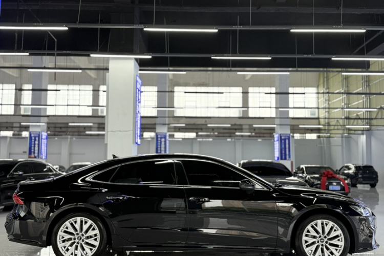Used Audi A7L 2024 45TFSI S-line Dream-Building Edition Flow Crystal Package Exterior 6