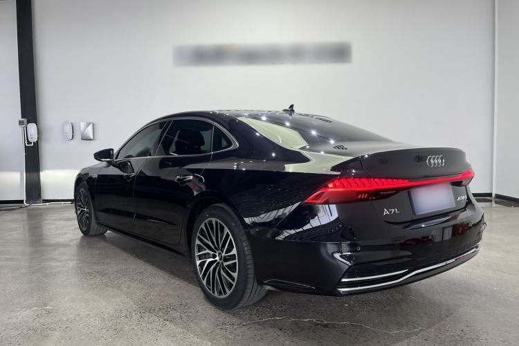 Used Audi A7L 2024 45TFSI S-line Dream-Building Edition Flow Crystal Package Exterior 6