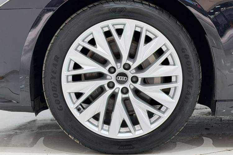 Used Audi A7L 2024 45TFSI S-line Dream-Building Edition Flow Crystal Package Exterior 7