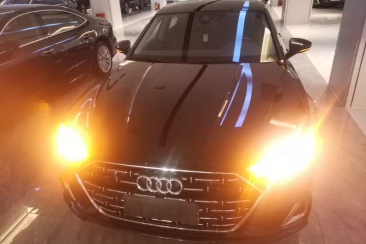 Used Audi A7L 2024 45TFSI S-line Dream-Building Edition Flow Crystal Package Front
