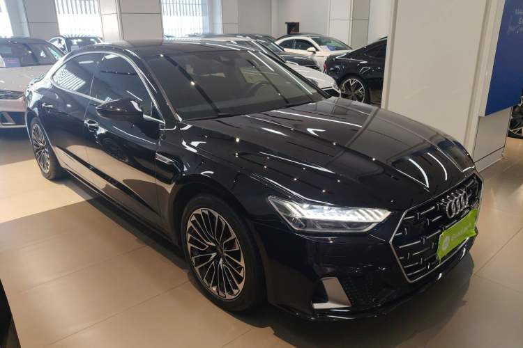 Used Audi A7L 2024 45 TFSI Luxury Edition Front Right 45 Deg