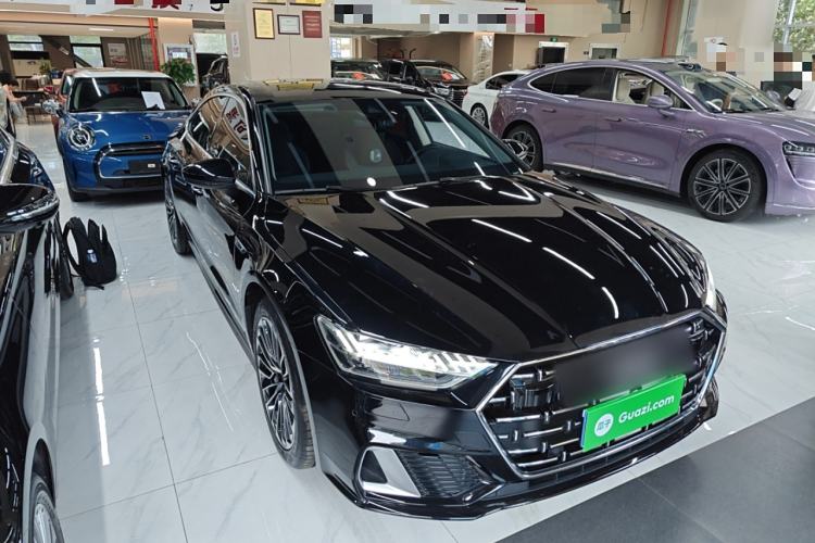 Used Audi A7L 2024 45 TFSI Luxury Edition Front Right 45 Deg