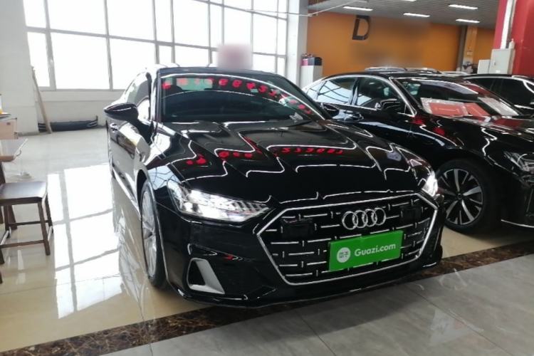 Used Audi A7L 2024 45TFSI S-line Dream-Building Edition Flow Crystal Package Front Right 45 Deg
