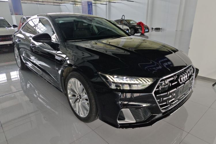 Used Audi A7L 2024 45TFSI S-line Dream-Building Edition Flow Crystal Package Front Right 45 Deg