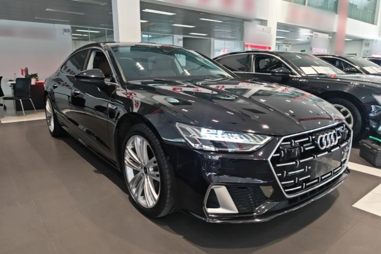 Used Audi A7L 2024 45 TFSI quattro Luxury Edition Front Right 45 Deg