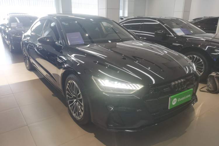 Used Audi A7L 2024 45 TFSI Luxury Edition Front Right 45 Deg
