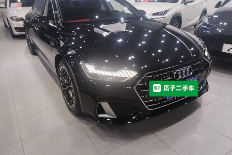 Used Audi A7L 2024 45 TFSI Luxury Edition Front Right 45 Deg