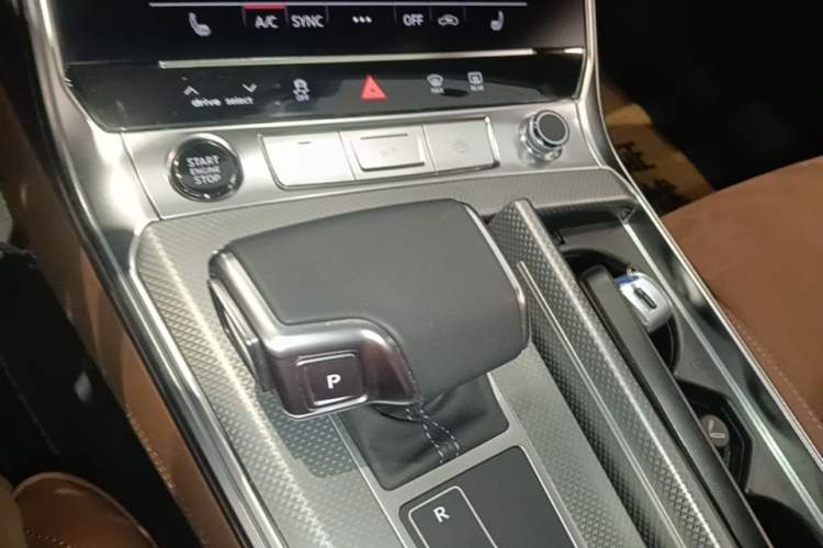 Used Audi A7L 2024 45 TFSI quattro Luxury Edition Gear Lever