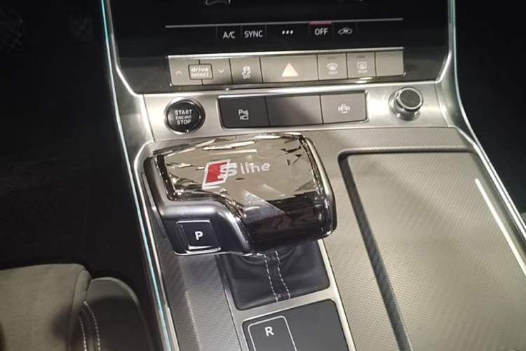 Used Audi A7L 2024 45TFSI S-line Dream-Building Edition Flow Crystal Package Gear Lever