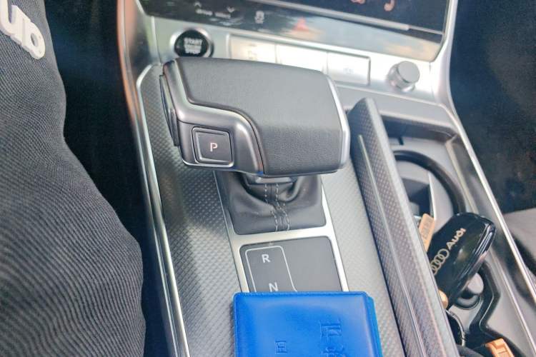 Used Audi A7L 2024 45 TFSI quattro Luxury Edition Gear Lever