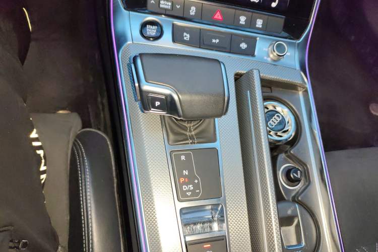 Used Audi A7L 2024 45TFSI quattro S-line Visionary Edition Flow Crystal Package Gear Lever