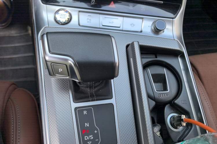 Used Audi A7L 2024 45 TFSI quattro Luxury Edition Gear Lever
