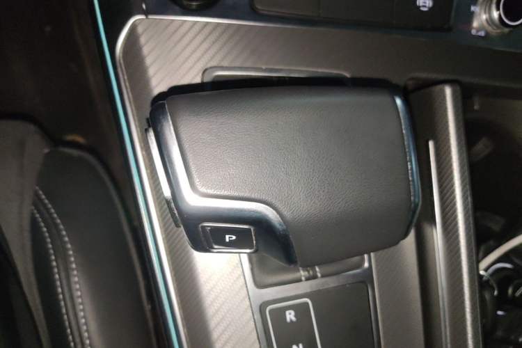 Used Audi A7L 2024 45TFSI S-line Dream-Building Edition Flow Crystal Package Gear Lever