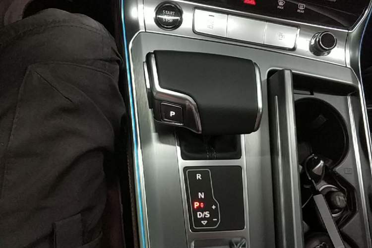 Used Audi A7L 2024 45 TFSI Luxury Edition Gear Lever