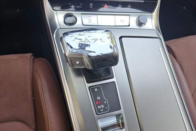 Used Audi A7L 2024 45 TFSI Luxury Edition Gear Lever