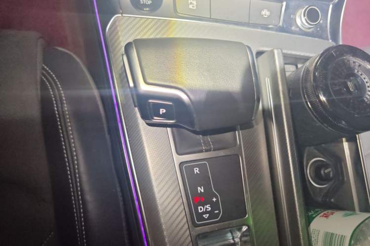Used Audi A7L 2024 45TFSI S-line Dream-Building Edition Flow Crystal Package Gear Lever