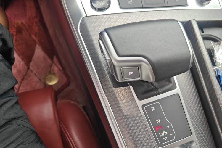 Used Audi A7L 2024 45 TFSI quattro Black Warrior Edition Gear Lever