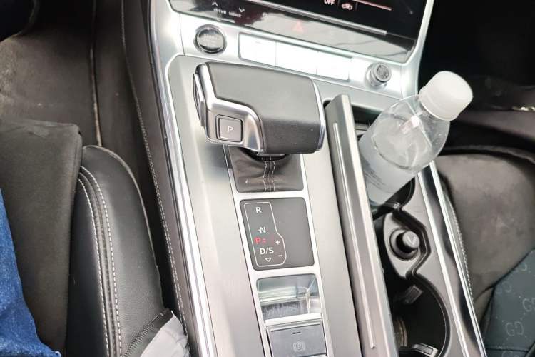 Used Audi A7L 2024 45 TFSI Luxury Edition Gear Lever