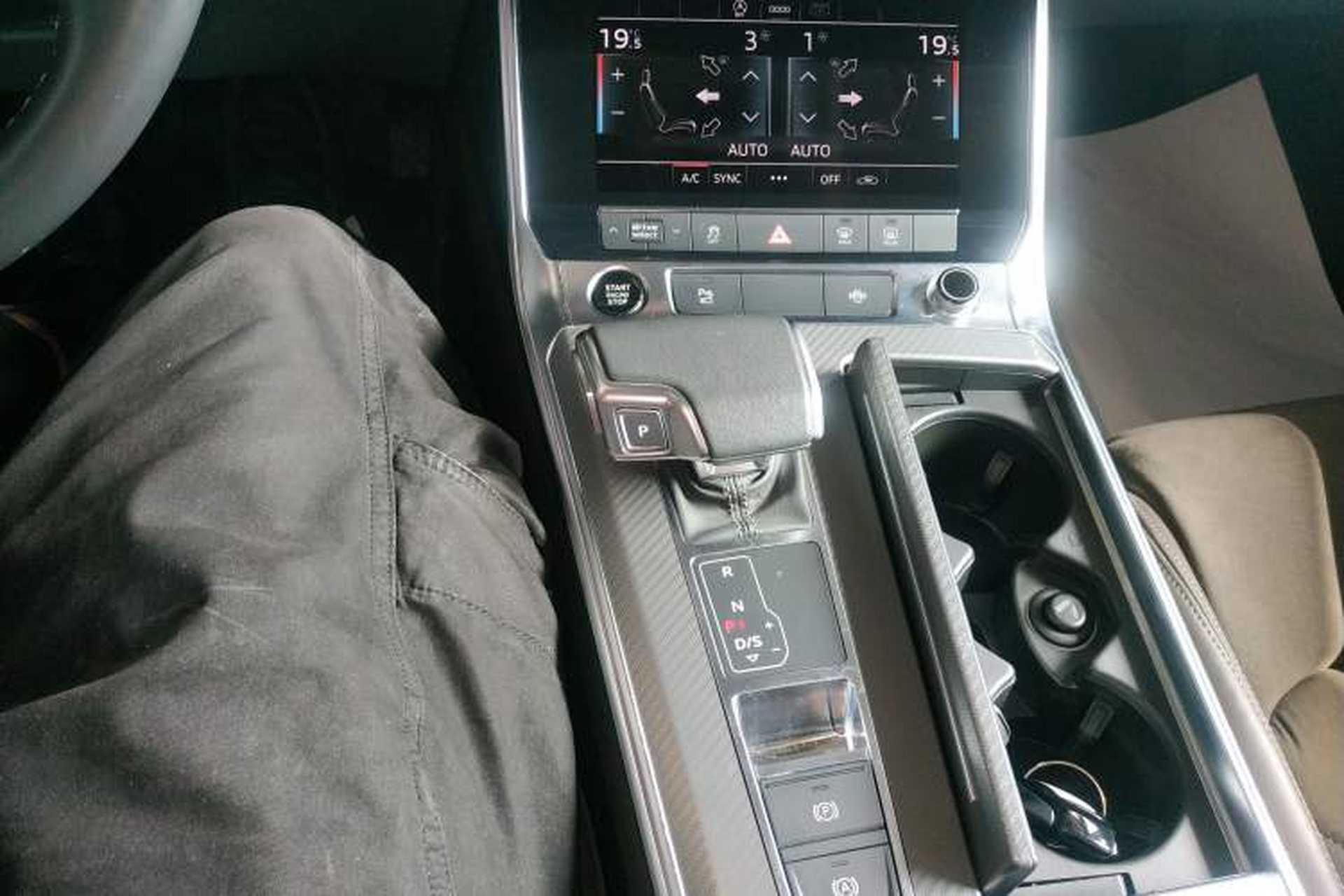 Used Audi A7L 2024 45TFSI S-line Dream-Building Edition Flow Crystal Package Gear Lever