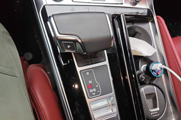 Used Audi A7L 2024 45 TFSI quattro Black Warrior Edition Gear Lever