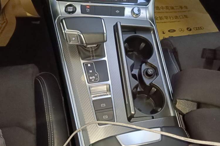 Used Audi A7L 2024 45TFSI S-line Dream-Building Edition Flow Crystal Package Gear Lever