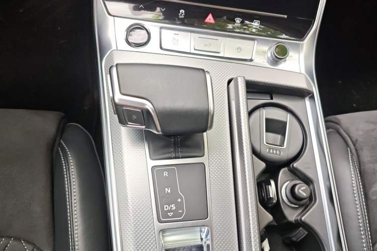 Used Audi A7L 2024 45 TFSI quattro Luxury Edition Gear Lever