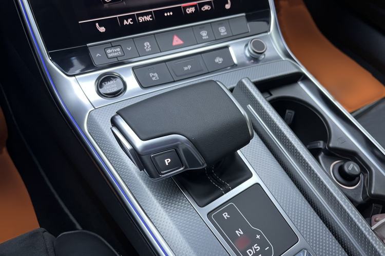 Used Audi A7L 2024 45TFSI quattro S-line Visionary Edition Flow Crystal Package Gear Lever