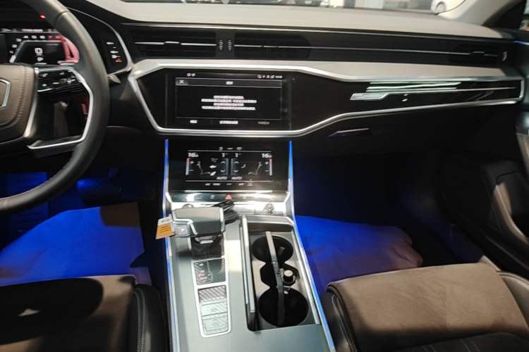 Used Audi A7L 2024 45 TFSI Luxury Edition Gear Lever