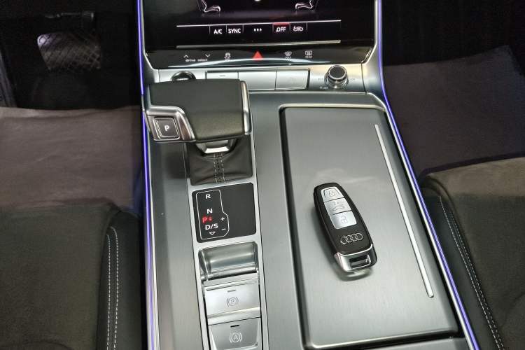 Used Audi A7L 2024 45 TFSI Luxury Edition Gear Lever