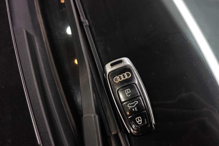 Used Audi A7L 2024 45TFSI S-line Dream-Building Edition Flow Crystal Package Interior 1
