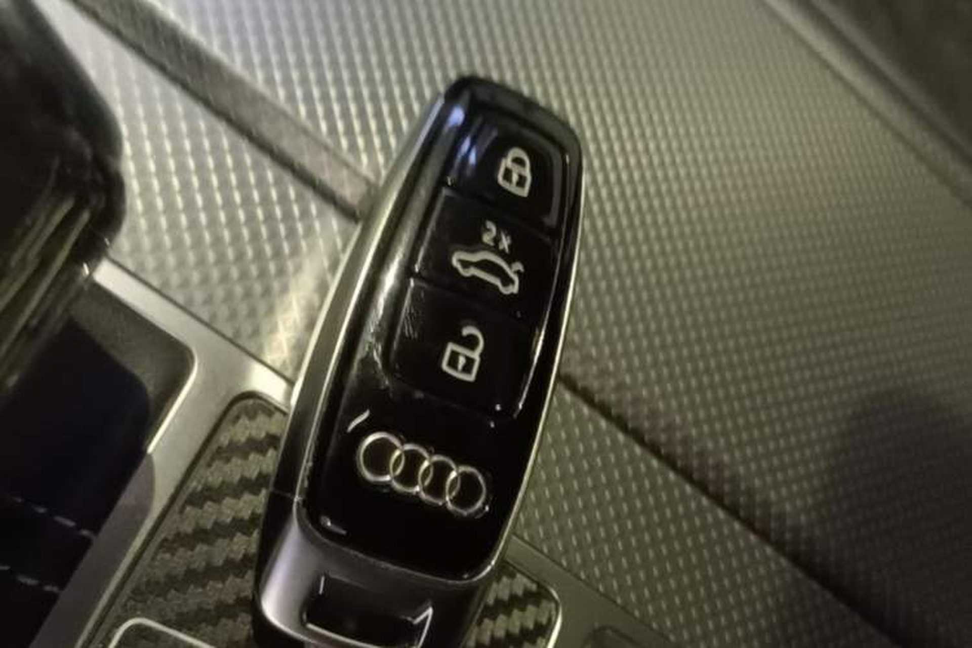 Used Audi A7L 2024 45TFSI quattro S-line Visionary Edition Flow Crystal Package Interior 1