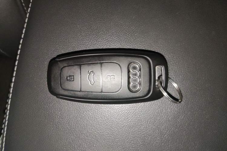 Used Audi A7L 2024 45TFSI S-line Dream-Building Edition Flow Crystal Package Interior 1