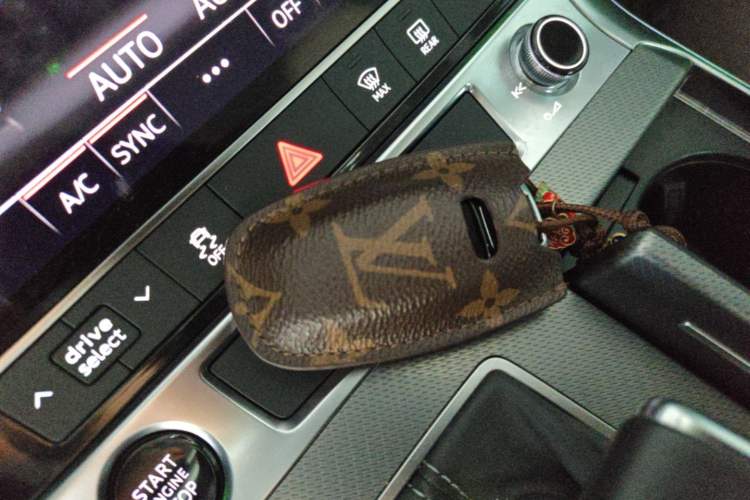 Used Audi A7L 2024 45TFSI S-line Dream-Building Edition Flow Crystal Package Interior 1
