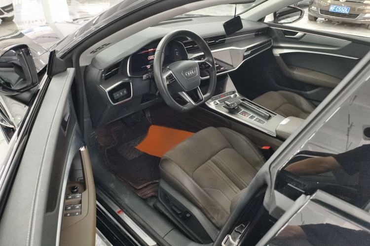 Used Audi A7L 2024 45TFSI S-line Dream-Building Edition Flow Crystal Package Interior 1