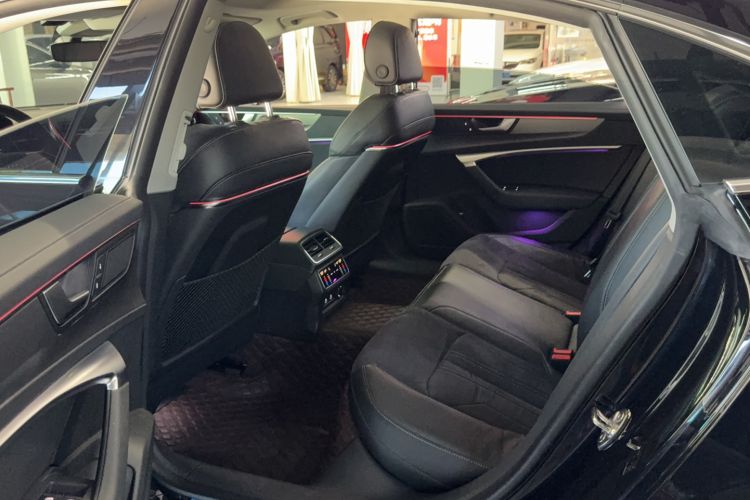 Used Audi A7L 2024 45TFSI S-line Dream-Building Edition Flow Crystal Package Interior 2