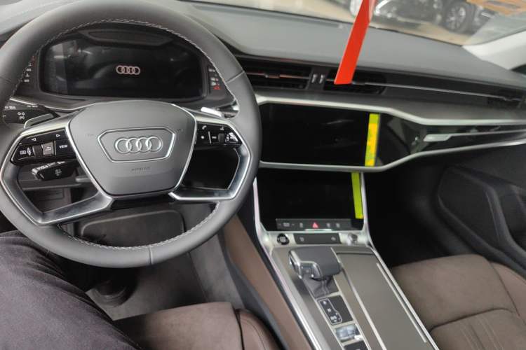 Used Audi A7L 2024 45TFSI S-line Dream-Building Edition Flow Crystal Package Interior 3