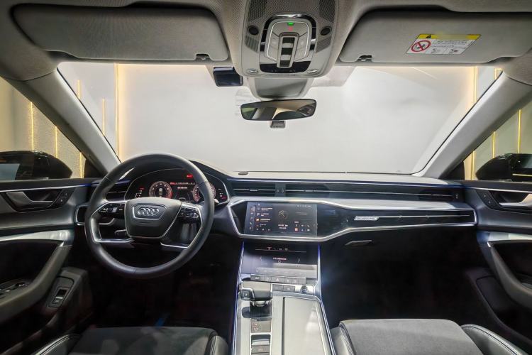 Used Audi A7L 2024 45TFSI quattro S-line Visionary Edition Flow Crystal Package Interior 3