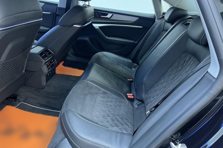 Used Audi A7L 2024 45TFSI quattro S-line Visionary Edition Flow Crystal Package Interior 3