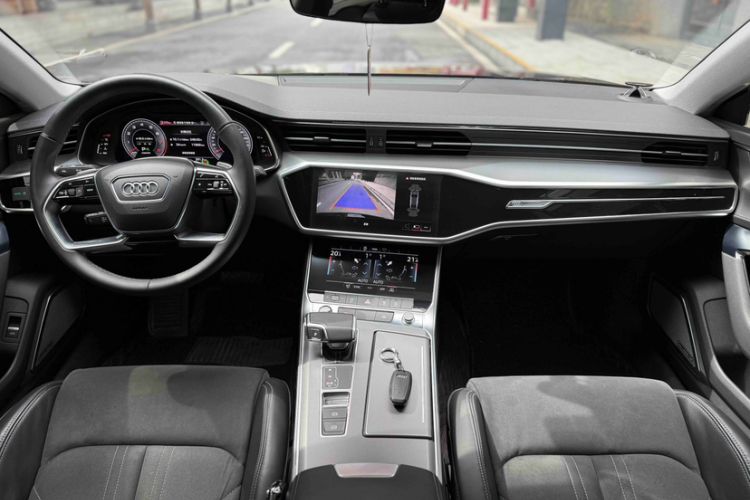 Used Audi A7L 2024 45TFSI S-line Dream-Building Edition Flow Crystal Package Interior 6