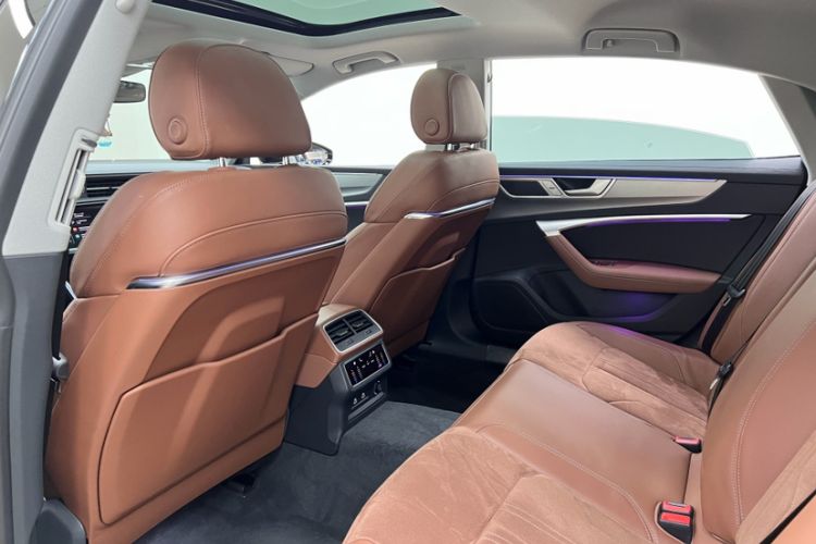 Used Audi A7L 2024 45 TFSI Luxury Edition Interior 8